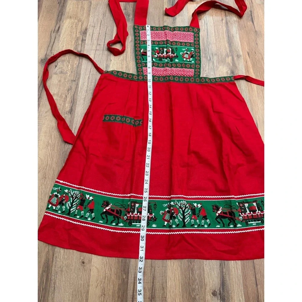 Christmas Apron Red Green Folk Art Horse Carriage Holiday Kitchen Vintage Style